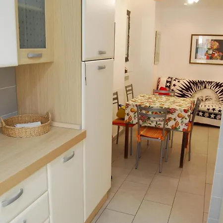 Albissolamare Appartement *